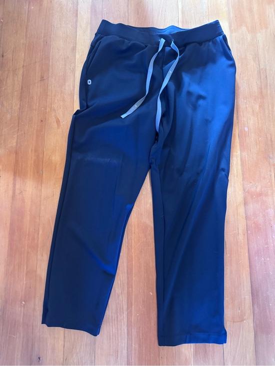 Figs Pants - Figs Women's Black FORMx Scrub Pants
